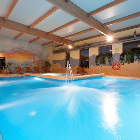 Jantar-Spa Kompleks Wypoczynkowo-Rehabilitacyjny Niechorze Esterno foto