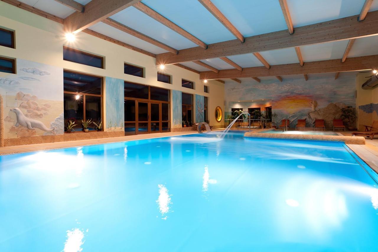 Jantar-Spa Kompleks Wypoczynkowo-Rehabilitacyjny Niechorze Esterno foto